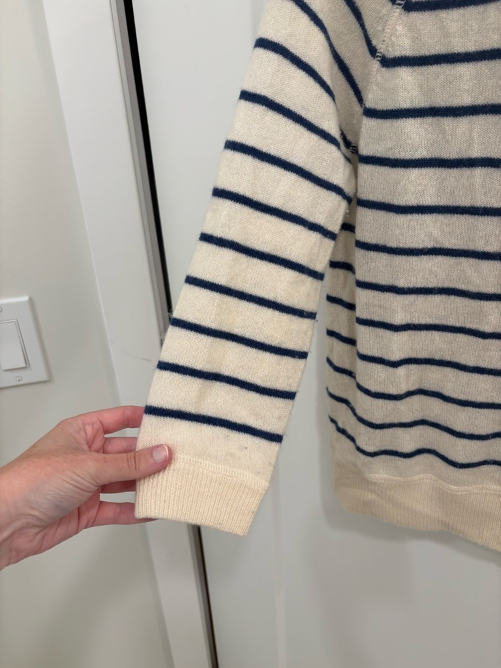 Jill Roberts Navy White Stripe Nautical 100% Cashmere Knit Sweater Size Medium - Picture 4 of 12